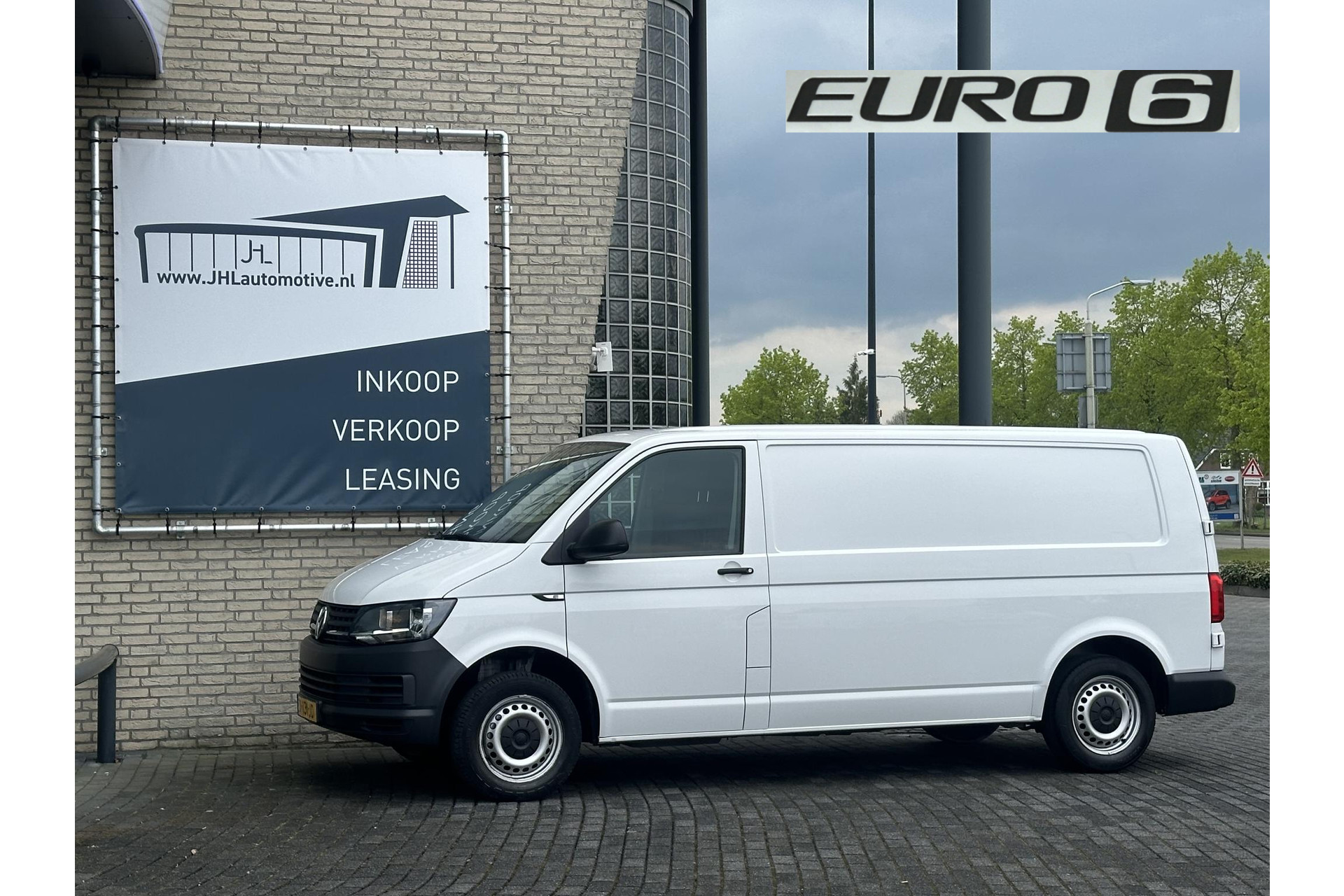 Volkswagen Transporter 2.0 TDI L2H1*AIRCO*NAVI*BLUETOOTH*HAAK*BETIMMERING